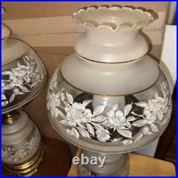 Vintage Quoizel 1978 Hurricane 3-Way Parlor Table Lamp Beige Floral 22 Tall