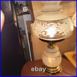 Vintage Quoizel 1978 Hurricane 3-Way Parlor Table Lamp Beige Floral 22 Tall