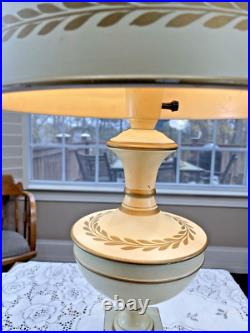 Vintage Table Lamp Air Deco Off-White With Lamp Shade Corded And Milk Glass 26
