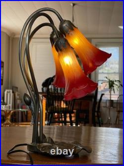 Vintage Tiffany Style Meyda Lighting 16' Orange Red Pond Lily 3 Light Table Lamp