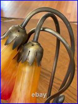 Vintage Tiffany Style Meyda Lighting 16' Orange Red Pond Lily 3 Light Table Lamp