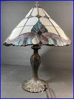 Vintage Tiffany Style Stained Glass Table Lamp Underwriters Laboratories 14 Inch