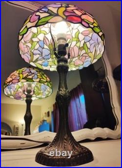 Vintage Tiffany Style Table Lamp Floral Stained Glass Brass base Art Nouveau 22