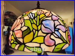 Vintage Tiffany Style Table Lamp Floral Stained Glass Brass base Art Nouveau 22
