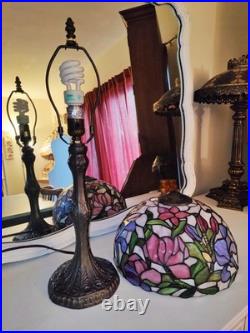Vintage Tiffany Style Table Lamp Floral Stained Glass Brass base Art Nouveau 22