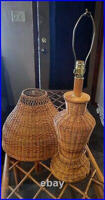 Vintage Wicker/Ratan Table Lamp WithShade