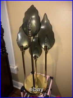 Vintage mid century Hollywood Regency feather glass table lamp
