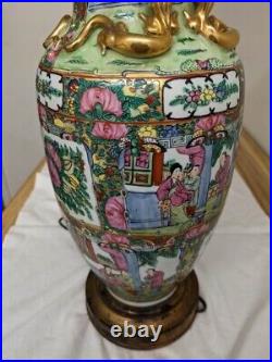 Vtg. Asian urn style table lamp painted ceramic, scenic, people, gold trim