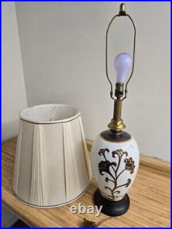 Vtg. Benko ceramic table floral design lamp with shade