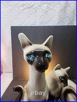 Vtg Mid Century 1958 LANE & Co. Ceramic Siamese Cats TV Table Lamp blue eyes