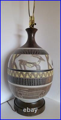 Vtg Mid Century Modern Hieroglyph Animals Brown Yellow Ceramic Table Lamp Vtg Mid Century Modern Hieroglyph Animals Brown Yellow Ceramic Table Lamp