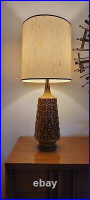 Vtg Mid Century Modern Ocre Ceramic with Wood Neck & Base Table Lamp